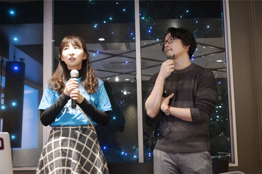 左から司会の松下絵梨さんと講師の杉山圭司さん。