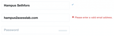 Сообщение об ошибке справа от поля ввода почты.