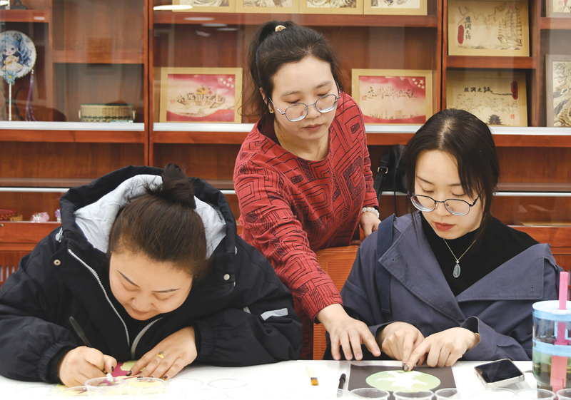 青年夜校開(kāi)課了
