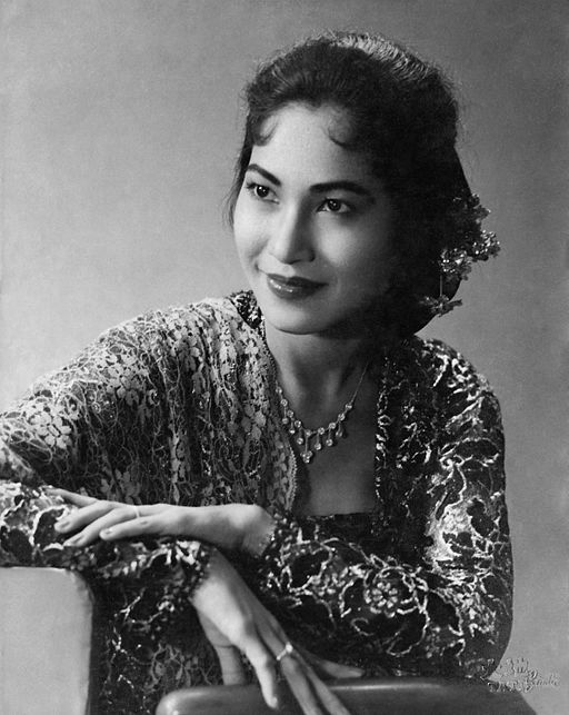 512px-Chitra_Dewi,_c._1955.jpg